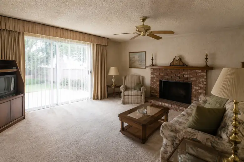 Living room remodel — before